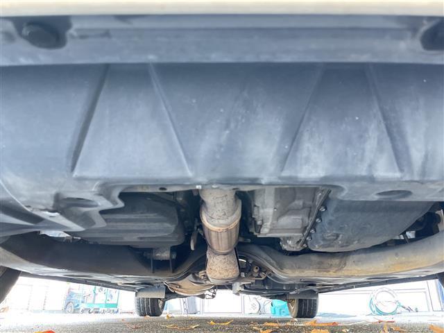 エルグランド 250ハイウェイスター 社外ナビ 社外フリップダウンモニター 両側パワスラ 半革シート 革巻きステアリング オートライト ウィンカーミラー 木目調パネル ETC 純正18インチAW スマートキー スペアキー 保証書 取説(43枚目)