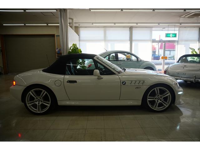 Ｚ３ロードスター ２．２ｉ　最終後期　新品Ｆスポイラー　１８インチＡＷ　革巻ステアリング　ＣＣＦＬイカリング　１年保証　カスタム車　新品スクリーン張替（7枚目）