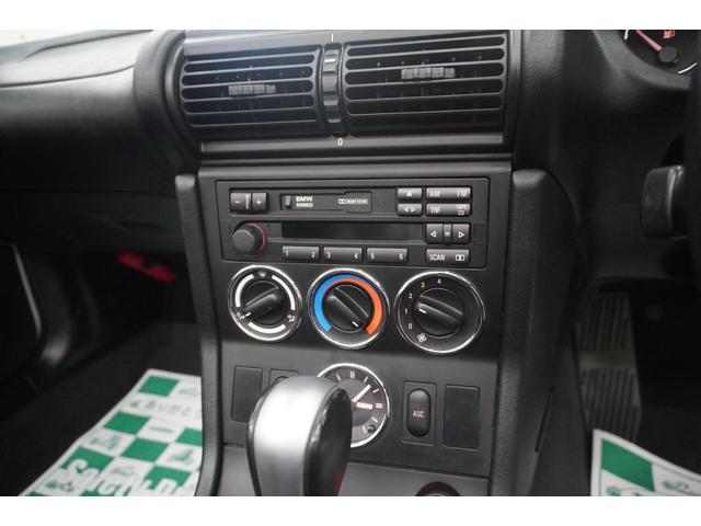 Ｚ３ロードスター ２．２ｉ　最終後期　新品Ｆスポイラー　１８インチＡＷ　革巻ステアリング　ＣＣＦＬイカリング　１年保証　カスタム車　新品スクリーン張替（24枚目）