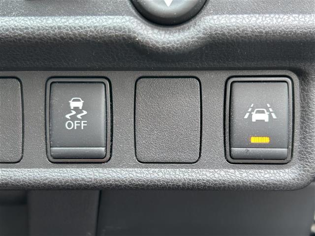 ノート ｅ－パワー　Ｘ　Ｖセレクション　エマージェンシーブレーキ　　車線逸脱防止支援システム　前後コーナーセンサー　デジタルインナーミラー　ナビ　アラウンドビューモニター　ＬＥＤヘッドライト　ハイビームアシスト　ＥＴＣ（14枚目）