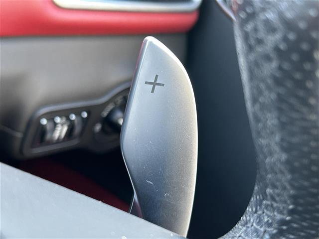 ギブリ ベースグレード　グランルッソ　サンルーフ　純正ナビ　全方位カメラ　アダプティブクルーズコントロール　前方衝突警告　車線逸脱警告　パークアシスト　赤革シート　パドルシフト　純正１９インチＡＷ　ＥＴＣ２．０　ドラレコ（12枚目）