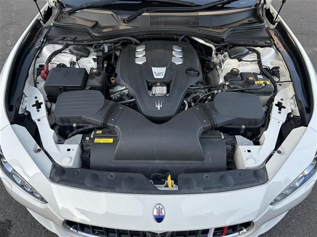 ギブリ ベースグレード　グランルッソ　サンルーフ　純正ナビ　全方位カメラ　アダプティブクルーズコントロール　前方衝突警告　車線逸脱警告　パークアシスト　赤革シート　パドルシフト　純正１９インチＡＷ　ＥＴＣ２．０　ドラレコ（42枚目）
