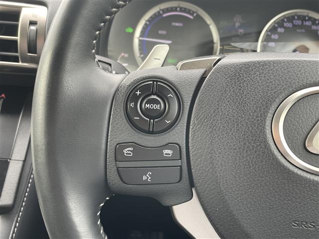 IS IS300h バージョンL BSM クルーズコントロール シートベンチレーション シートヒーター レザーシート パワーシート シートメモリ 純正17インチAW LEDヘッドライト ドライブモードセレクト ETC 社外ドラレコ(4枚目)