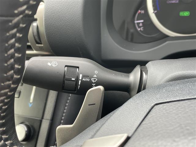 IS IS300h バージョンL BSM クルーズコントロール シートベンチレーション シートヒーター レザーシート パワーシート シートメモリ 純正17インチAW LEDヘッドライト ドライブモードセレクト ETC 社外ドラレコ(7枚目)