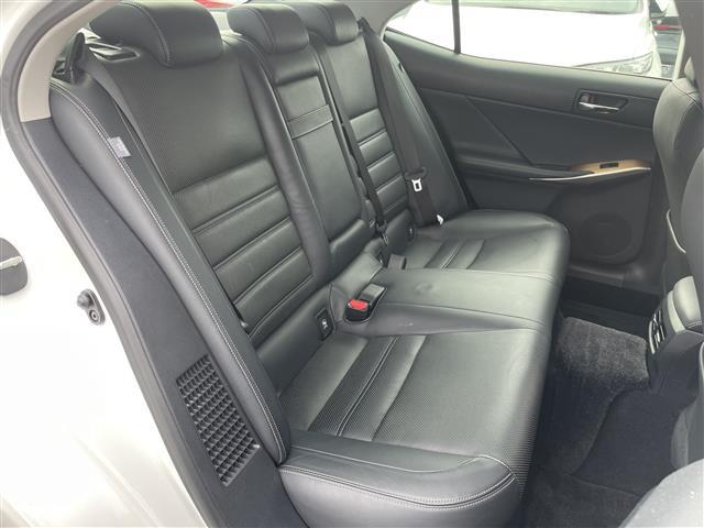 IS IS300h バージョンL BSM クルーズコントロール シートベンチレーション シートヒーター レザーシート パワーシート シートメモリ 純正17インチAW LEDヘッドライト ドライブモードセレクト ETC 社外ドラレコ(20枚目)