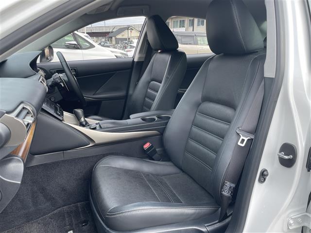 IS IS300h バージョンL BSM クルーズコントロール シートベンチレーション シートヒーター レザーシート パワーシート シートメモリ 純正17インチAW LEDヘッドライト ドライブモードセレクト ETC 社外ドラレコ(22枚目)