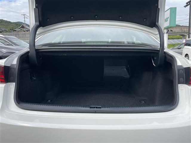 IS IS300h バージョンL BSM クルーズコントロール シートベンチレーション シートヒーター レザーシート パワーシート シートメモリ 純正17インチAW LEDヘッドライト ドライブモードセレクト ETC 社外ドラレコ(27枚目)