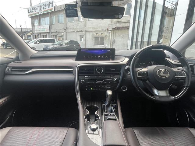 RX RX450h バージョンL サンルーフ 純正ナビ 純正後席モニター 全方位カメラ フルセグTV 三眼LEDヘッドライト 純正20インチAW 革シート シートヒーター ベンチレーション パワーバックドア クリアランスソナー BSM(2枚目)