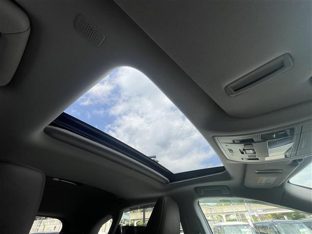 RX RX450h バージョンL サンルーフ 純正ナビ 純正後席モニター 全方位カメラ フルセグTV 三眼LEDヘッドライト 純正20インチAW 革シート シートヒーター ベンチレーション パワーバックドア クリアランスソナー BSM(3枚目)