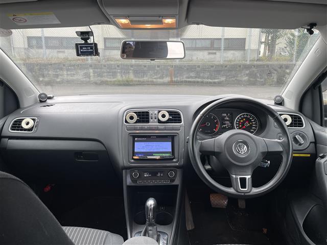 ポロ TSIコンフォートライン 後方コーナーセンサー SDナビ BT/TV/CD/DVD 前方ドライブレコーダー DC-DR402 純正15インチAW 純正フロアマット ETC スペアキー 取扱説明書 保証書(2枚目)