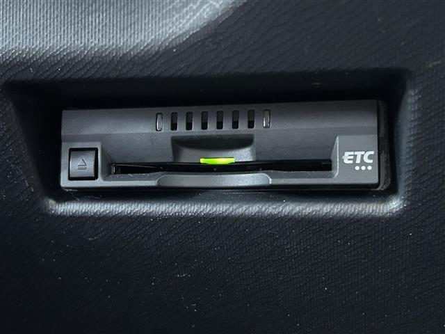 アクア クロスオーバー 衝突軽減 純正ナビ バックカメラ フルセTV ETC 純正16インチAW ハーフレザーシート LEDヘッドライト オートライト プッシュスタート スペアキー(14枚目)