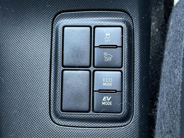 アクア クロスオーバー 衝突軽減 純正ナビ バックカメラ フルセTV ETC 純正16インチAW ハーフレザーシート LEDヘッドライト オートライト プッシュスタート スペアキー(17枚目)