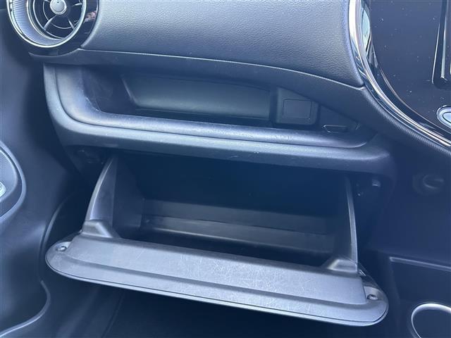 アクア クロスオーバー 衝突軽減 純正ナビ バックカメラ フルセTV ETC 純正16インチAW ハーフレザーシート LEDヘッドライト オートライト プッシュスタート スペアキー(20枚目)