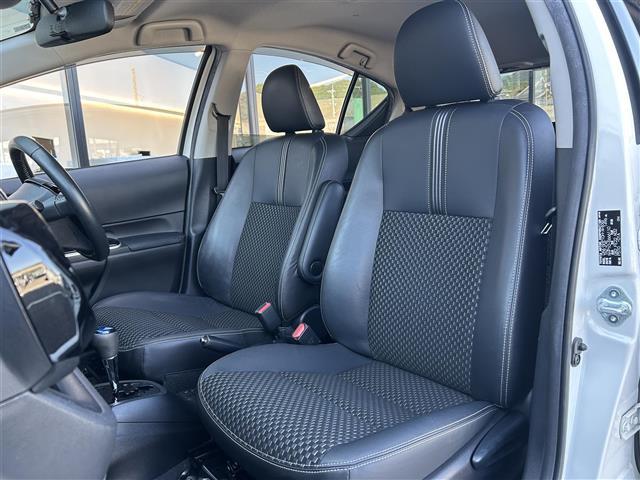 アクア クロスオーバー 衝突軽減 純正ナビ バックカメラ フルセTV ETC 純正16インチAW ハーフレザーシート LEDヘッドライト オートライト プッシュスタート スペアキー(31枚目)