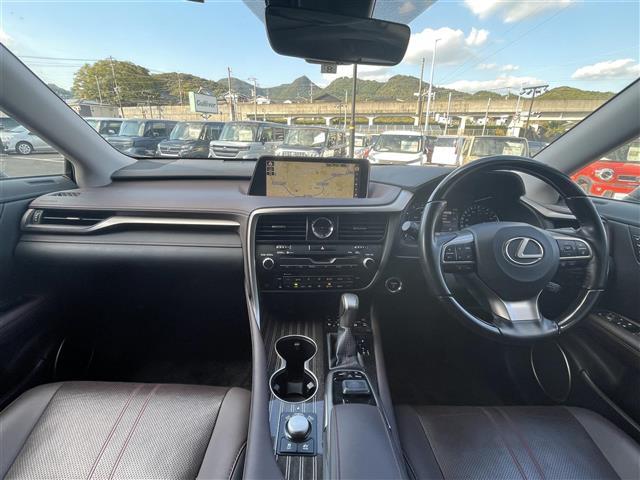 ＲＸ ＲＸ４５０ｈ　バージョンＬ　サンルーフ　レクサスセーフティシステム　クリアランスソナー　ＢＳＭ　純正ナビ　全方位カメラ　フルセグＴＶ　ＥＴＣ２．０　三眼ＬＥＤ　シーケンシャルランプ　茶革シート　シートヒーター　ベンチレーション（2枚目）