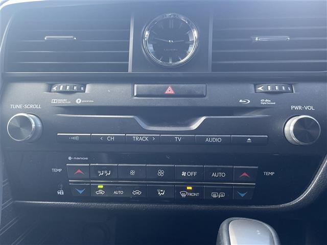 ＲＸ ＲＸ４５０ｈ　バージョンＬ　サンルーフ　レクサスセーフティシステム　クリアランスソナー　ＢＳＭ　純正ナビ　全方位カメラ　フルセグＴＶ　ＥＴＣ２．０　三眼ＬＥＤ　シーケンシャルランプ　茶革シート　シートヒーター　ベンチレーション（11枚目）