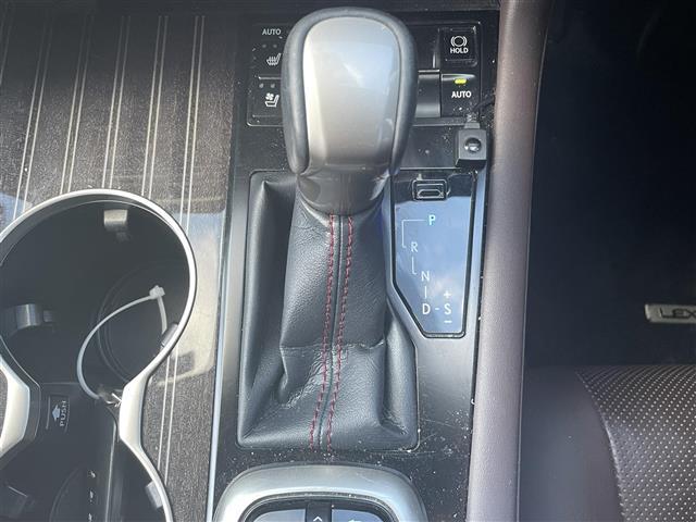 ＲＸ ＲＸ４５０ｈ　バージョンＬ　サンルーフ　レクサスセーフティシステム　クリアランスソナー　ＢＳＭ　純正ナビ　全方位カメラ　フルセグＴＶ　ＥＴＣ２．０　三眼ＬＥＤ　シーケンシャルランプ　茶革シート　シートヒーター　ベンチレーション（13枚目）
