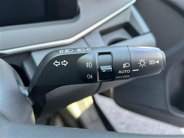 ノート オーテック　Ｅブレーキ　純正９型ナビ　全方位カメラ　スマートルームミラー　フルセグＴＶ　ＬＥＤヘッドライト　ＢＳＩ　ＢＳＷ　ＲＣＴＡ　寒冷地仕様　オーテック専用ＡＷ／シート　ＥＴＣ　シートヒーター　コーナーセンサ（11枚目）