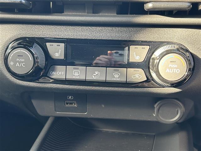 ノート オーテック　Ｅブレーキ　純正９型ナビ　全方位カメラ　スマートルームミラー　フルセグＴＶ　ＬＥＤヘッドライト　ＢＳＩ　ＢＳＷ　ＲＣＴＡ　寒冷地仕様　オーテック専用ＡＷ／シート　ＥＴＣ　シートヒーター　コーナーセンサ（16枚目）