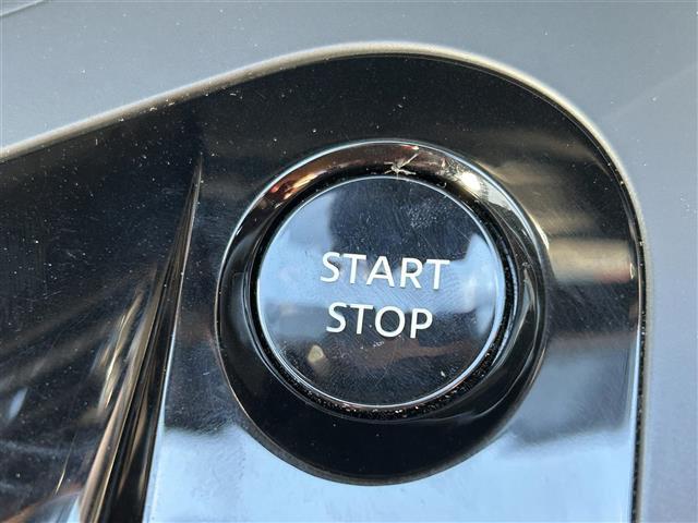 ノート オーテック　Ｅブレーキ　純正９型ナビ　全方位カメラ　スマートルームミラー　フルセグＴＶ　ＬＥＤヘッドライト　ＢＳＩ　ＢＳＷ　ＲＣＴＡ　寒冷地仕様　オーテック専用ＡＷ／シート　ＥＴＣ　シートヒーター　コーナーセンサ（17枚目）