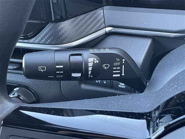 ノート Ｘ　エマージェンシーブレーキ　純正９型ナビ　バックカメラ　フルセグＴＶ　ＥＴＣ　前後ソナー　ＬＥＤヘッドライト　オートライト　電動パーキングスイッチ　社外ドラレコ　プッシュスタート　スペアキー×１（9枚目）