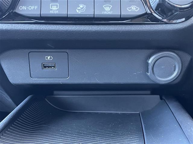 ノート Ｘ　エマージェンシーブレーキ　純正９型ナビ　バックカメラ　フルセグＴＶ　ＥＴＣ　前後ソナー　ＬＥＤヘッドライト　オートライト　電動パーキングスイッチ　社外ドラレコ　プッシュスタート　スペアキー×１（12枚目）