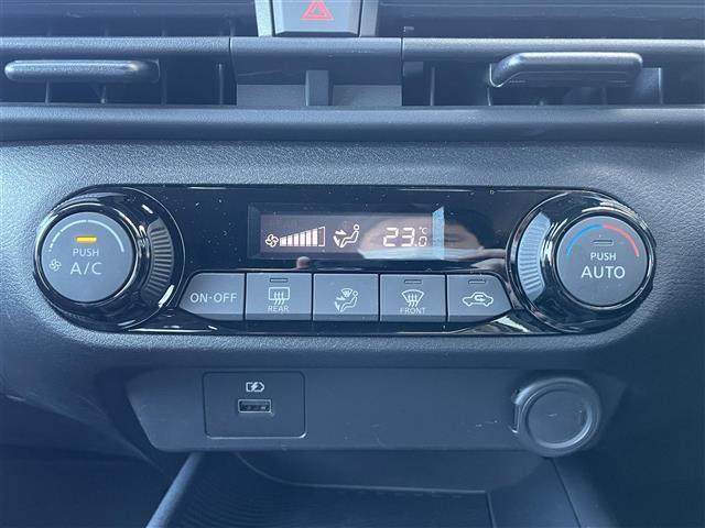 ノート Ｘ　エマージェンシーブレーキ　純正９型ナビ　バックカメラ　フルセグＴＶ　ＥＴＣ　前後ソナー　ＬＥＤヘッドライト　オートライト　電動パーキングスイッチ　社外ドラレコ　プッシュスタート　スペアキー×１（13枚目）