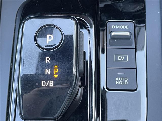 ノート Ｘ　エマージェンシーブレーキ　純正９型ナビ　バックカメラ　フルセグＴＶ　ＥＴＣ　前後ソナー　ＬＥＤヘッドライト　オートライト　電動パーキングスイッチ　社外ドラレコ　プッシュスタート　スペアキー×１（15枚目）