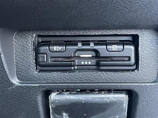 ノート Ｘ　エマージェンシーブレーキ　純正９型ナビ　バックカメラ　フルセグＴＶ　ＥＴＣ　前後ソナー　ＬＥＤヘッドライト　オートライト　電動パーキングスイッチ　社外ドラレコ　プッシュスタート　スペアキー×１（18枚目）