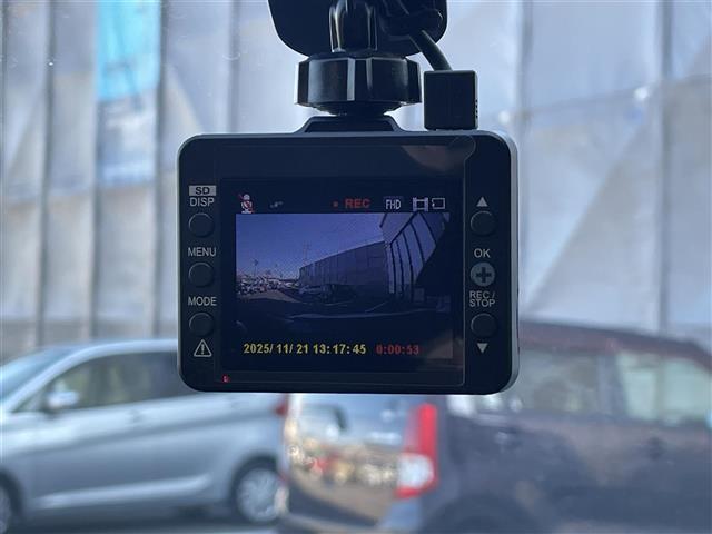 ノート Ｘ　エマージェンシーブレーキ　純正９型ナビ　バックカメラ　フルセグＴＶ　ＥＴＣ　前後ソナー　ＬＥＤヘッドライト　オートライト　電動パーキングスイッチ　社外ドラレコ　プッシュスタート　スペアキー×１（19枚目）