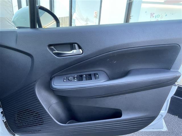 ノート Ｘ　エマージェンシーブレーキ　純正９型ナビ　バックカメラ　フルセグＴＶ　ＥＴＣ　前後ソナー　ＬＥＤヘッドライト　オートライト　電動パーキングスイッチ　社外ドラレコ　プッシュスタート　スペアキー×１（21枚目）