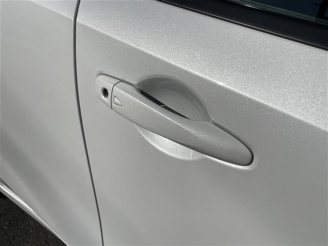 ノート Ｘ　エマージェンシーブレーキ　純正９型ナビ　バックカメラ　フルセグＴＶ　ＥＴＣ　前後ソナー　ＬＥＤヘッドライト　オートライト　電動パーキングスイッチ　社外ドラレコ　プッシュスタート　スペアキー×１（41枚目）