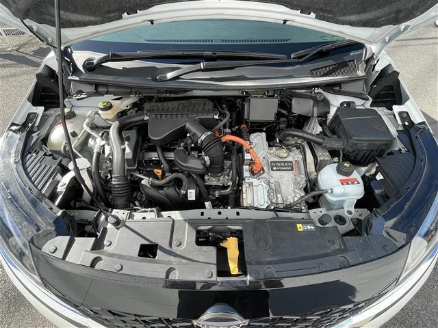 ノート Ｘ　エマージェンシーブレーキ　純正９型ナビ　バックカメラ　フルセグＴＶ　ＥＴＣ　前後ソナー　ＬＥＤヘッドライト　オートライト　電動パーキングスイッチ　社外ドラレコ　プッシュスタート　スペアキー×１（42枚目）