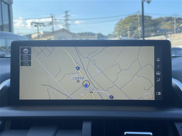 ＮＸ ＮＸ３００ｈ　バージョンＬ　レクサスセーフティシステム　クリアランスソナー　純正ナビ　全方位カメラ　ＢＳＭ　赤革シート　ベンチレーション　全席シートヒーター　パワーシート　ＥＴＣ２．０　純正１８インチＡＷ　ＬＥＤヘッドライト（3枚目）