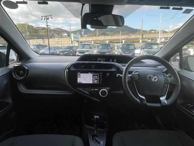 アクア Ｓスタイルブラック　トヨタセーフティセンス　コーナーセンサー　純正ナビ　バックカメラ　フルセグＴＶ　純正ドラレコ　オートライト　プッシュスタート　スペアキー×１　取扱説明書　保証書（2枚目）