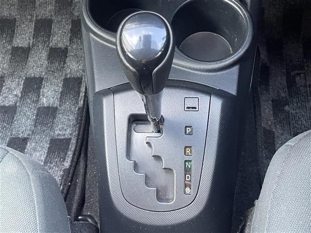 アクア Ｓスタイルブラック　トヨタセーフティセンス　コーナーセンサー　純正ナビ　バックカメラ　フルセグＴＶ　純正ドラレコ　オートライト　プッシュスタート　スペアキー×１　取扱説明書　保証書（14枚目）