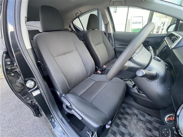 アクア Ｓスタイルブラック　トヨタセーフティセンス　コーナーセンサー　純正ナビ　バックカメラ　フルセグＴＶ　純正ドラレコ　オートライト　プッシュスタート　スペアキー×１　取扱説明書　保証書（20枚目）