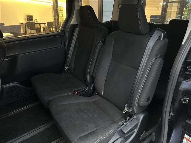 エスクァイア ハイブリッドＸｉ　トヨタセーフティセンスＣ　純正ナビ　純正後席モニター　純正ドラレコ　シートヒーター　純正１５インチＡＷ　両側パワースライドドア　ＬＥＤヘッドライト　プッシュスタート　スマートスペアキー　ＥＴＣ（29枚目）