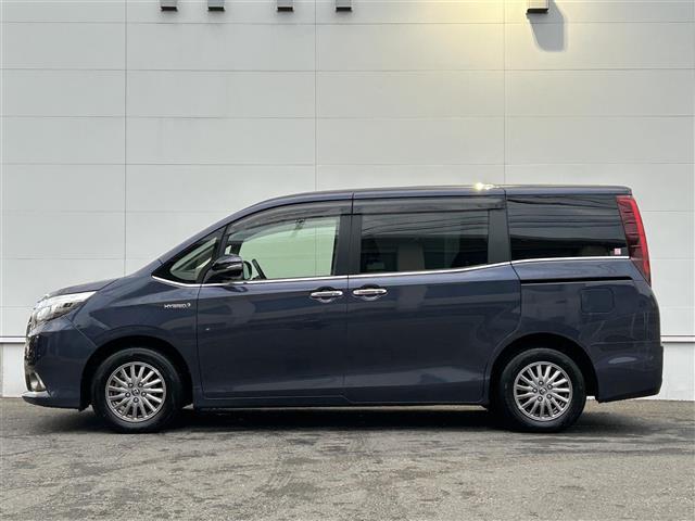 エスクァイア ハイブリッドＸｉ　トヨタセーフティセンスＣ　純正ナビ　純正後席モニター　純正ドラレコ　シートヒーター　純正１５インチＡＷ　両側パワースライドドア　ＬＥＤヘッドライト　プッシュスタート　スマートスペアキー　ＥＴＣ（33枚目）