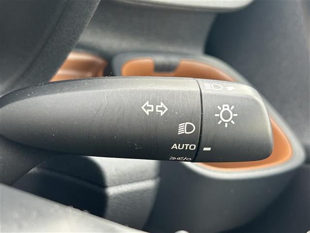 シエンタ Z 純正ディスプレイオーディオナビ 全方位カメラ 純正12型後席モニター 両側パワースライドドア 純正15インチAW LEDヘッドライト トヨタセーフティセンス クリアランスソナー BSM TVキャンセラ(13枚目)