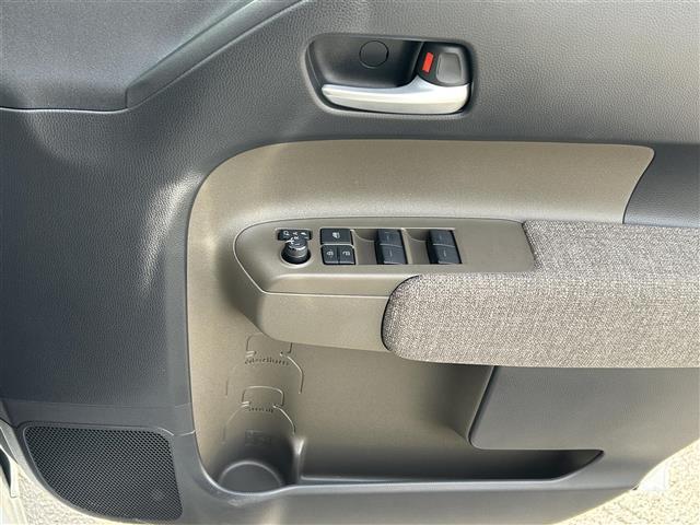 シエンタ Z 純正ディスプレイオーディオナビ 全方位カメラ 純正12型後席モニター 両側パワースライドドア 純正15インチAW LEDヘッドライト トヨタセーフティセンス クリアランスソナー BSM TVキャンセラ(21枚目)