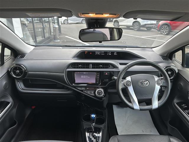 アクア Gブラックソフトレザーセレクション プリクラッシュセーフティ 純正ナビ バックカメラ シートヒーター TV クルーズコントロール 純正15インチAW オートマチックハイビーム ETC プッシュスタート スペアキー(2枚目)