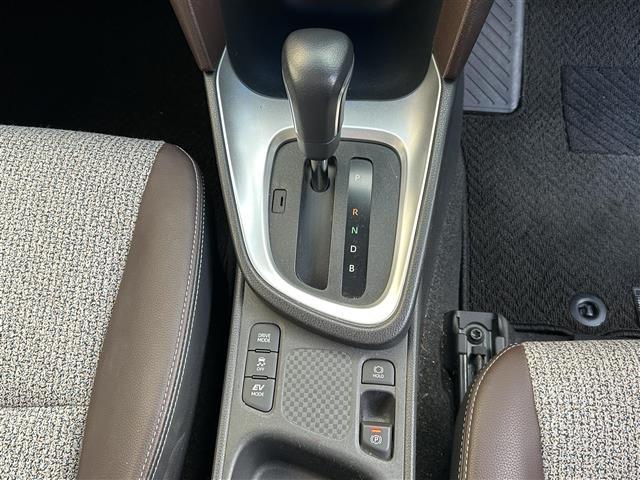 ヤリスクロス ハイブリッドZ フルモデリスタエアロ パワーバックドア 純正ディスプレイオーディオ ナビキット トヨタセーフティセンス パノラミックビューモニター BSM クリアランスソナー オートホールド シートヒーター ETC(14枚目)