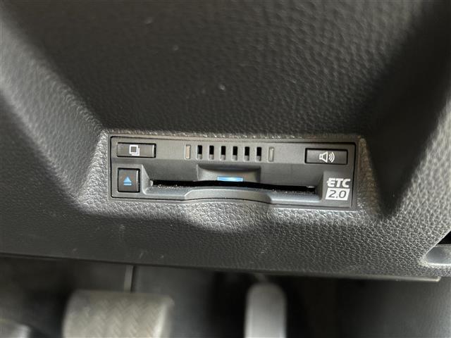 ヤリスクロス ハイブリッドZ フルモデリスタエアロ パワーバックドア 純正ディスプレイオーディオ ナビキット トヨタセーフティセンス パノラミックビューモニター BSM クリアランスソナー オートホールド シートヒーター ETC(17枚目)