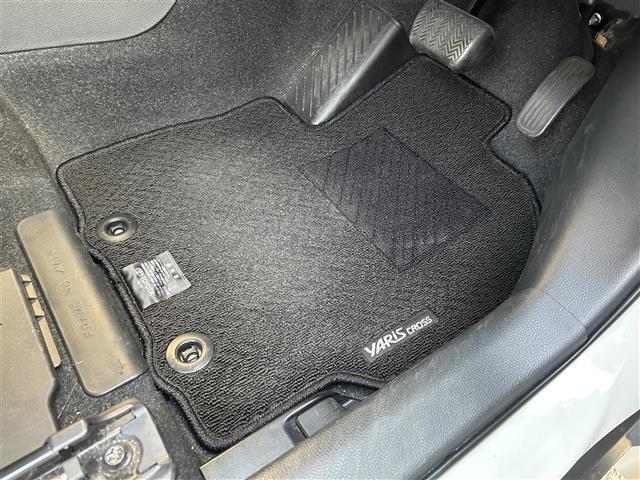 ヤリスクロス ハイブリッドZ フルモデリスタエアロ パワーバックドア 純正ディスプレイオーディオ ナビキット トヨタセーフティセンス パノラミックビューモニター BSM クリアランスソナー オートホールド シートヒーター ETC(27枚目)