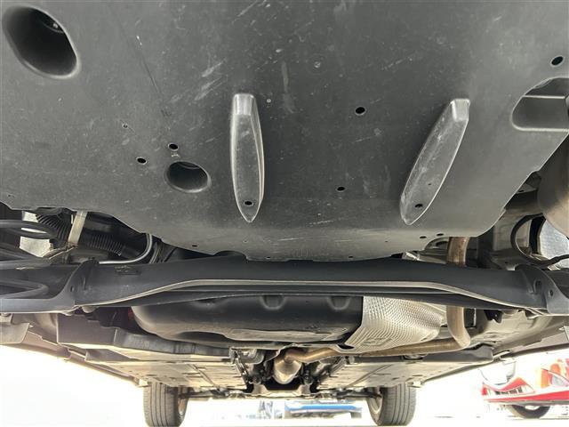 ヤリスクロス ハイブリッドZ フルモデリスタエアロ パワーバックドア 純正ディスプレイオーディオ ナビキット トヨタセーフティセンス パノラミックビューモニター BSM クリアランスソナー オートホールド シートヒーター ETC(43枚目)