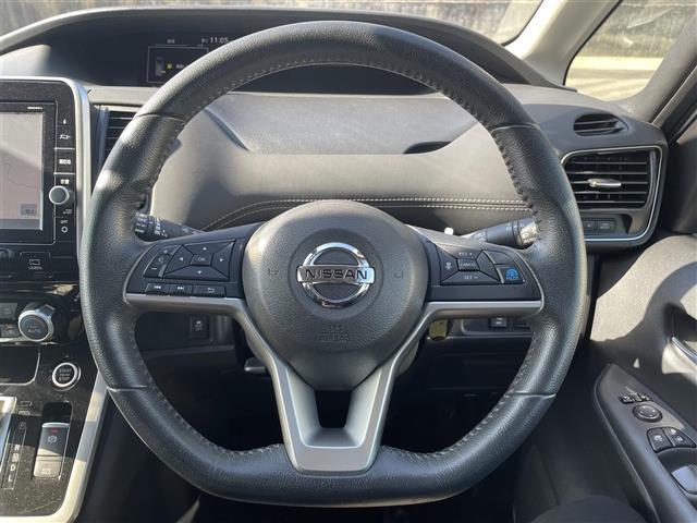 セレナ ハイウェイスター プロパイロット エマージェンシーブレーキ 純正9インチナビ アラウンドビューモニター スマートインナーミラー 両側パワースライドドア 前後コーナーセンサー ステアリングスイッチ LEDオートライト(9枚目)