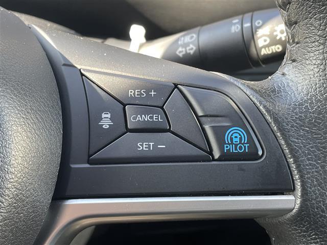 セレナ ハイウェイスター プロパイロット エマージェンシーブレーキ 純正9インチナビ アラウンドビューモニター スマートインナーミラー 両側パワースライドドア 前後コーナーセンサー ステアリングスイッチ LEDオートライト(11枚目)