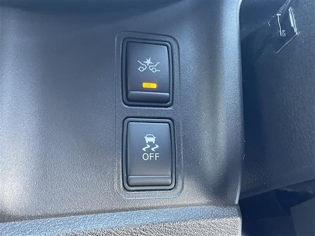 セレナ ハイウェイスター プロパイロット エマージェンシーブレーキ 純正9インチナビ アラウンドビューモニター スマートインナーミラー 両側パワースライドドア 前後コーナーセンサー ステアリングスイッチ LEDオートライト(17枚目)