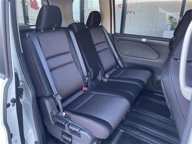 セレナ ハイウェイスター プロパイロット エマージェンシーブレーキ 純正9インチナビ アラウンドビューモニター スマートインナーミラー 両側パワースライドドア 前後コーナーセンサー ステアリングスイッチ LEDオートライト(21枚目)